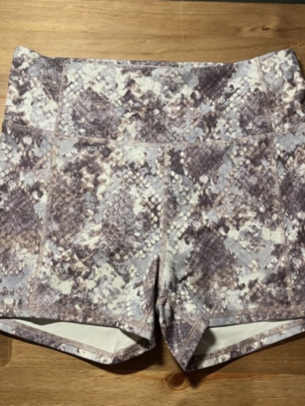 Jessica Simpson Active Snake Print Shorts Womens Large Athletic Yoga Gym